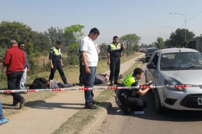 Roban dos negocios de una esquina al mismo tiempo