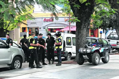 Atraparon a un adolescente armado en la plaza Urquiza