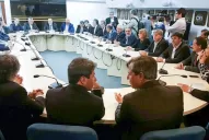 Gobernadores del PJ reclaman más dinero a Macri