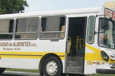Quiso robar en un colectivo y el chofer y los pasajeros lo atraparon