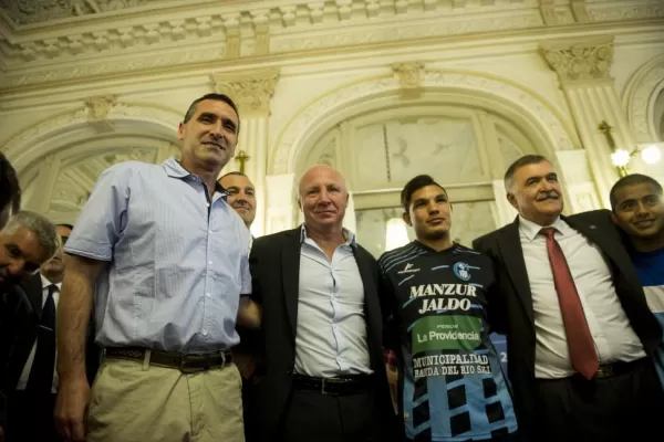 MacAllister: “La AFA transitó por la banquina”
