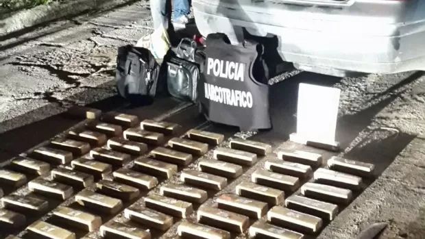 SORPRESA. Los policías santiagueños incautaron 160 kilos de marihuana. elancasti.com.ar
