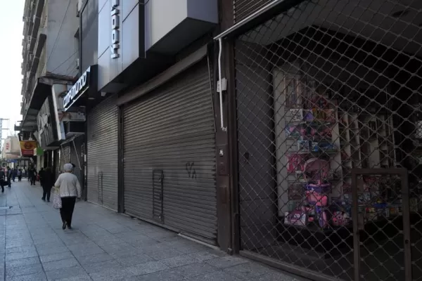 Video: los shoppings y negocios no abren sus puertas
