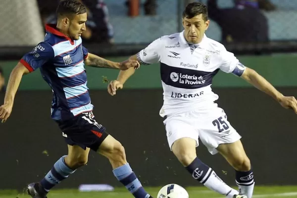 Arsenal le empató a Gimnasia LP en la última jugada y no lo dejó ser escolta