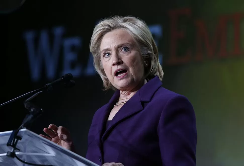 OFICIALISTA. Clinton pide mesura en la política internacional de su país.  