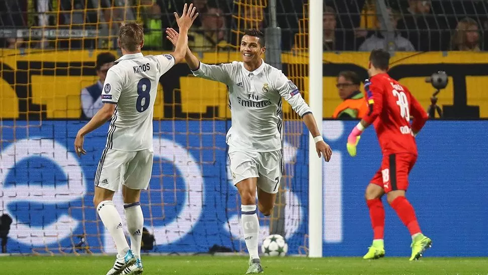 Enfadado por su rendimiento y con el entrenador terminó Cristiano Ronaldo el partido contra Las Palmas. REUTERS
