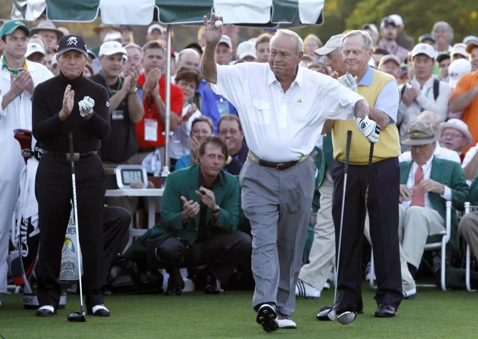 EL ÚLTIMO GOLPE. Palmer, ganador de cuatro Masters, dejó su marca en el golf. reuters 