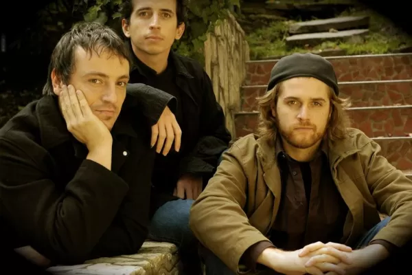 Siguen siendo aire, fuego y agua, casi sin querer