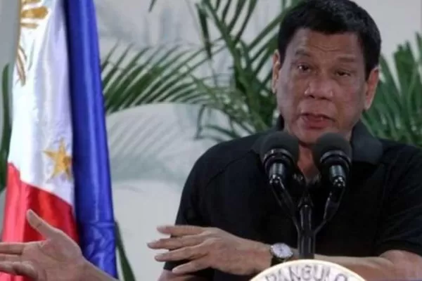El presidente de Filipinas dijo que le gustaría matar drogadictos como Hitler masacró judíos