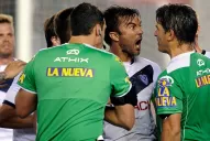 El penal de la polémica: Alario repitió el disparo porque el arquero se adelantó