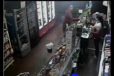 Entraron a robar a dos locales, frente a la plaza Independencia
