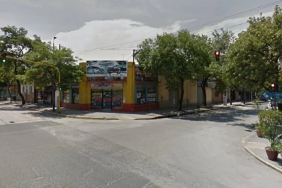 Detienen a una pareja por dejar encerrados a sus hijos en el auto