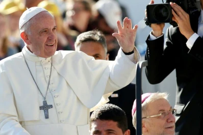 El Papa denunció una guerra mundial para destruir el matrimonio