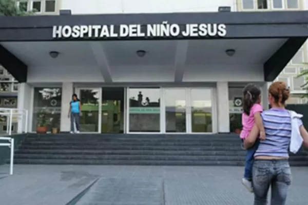 Encuentran a una niña con coma alcohólico en Barrio Norte