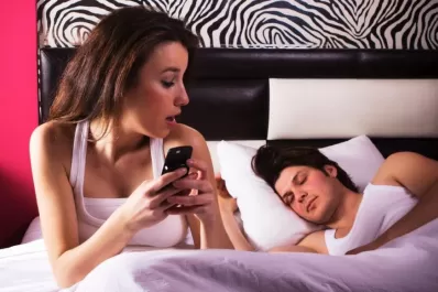 Abundan las aplicaciones para saber qué está haciendo otra persona con su celular