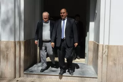 El estudio de un funcionario del Gobierno denuncia a la Provincia en la Justicia