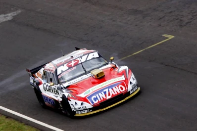 Rossi, otra vez apunta alto