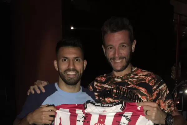 Sergio Agüero, como un “Santo” más