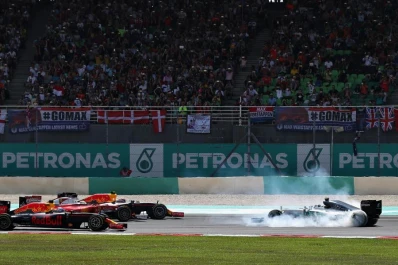 Mercedes echó leña al fuego y arde la “máxima”