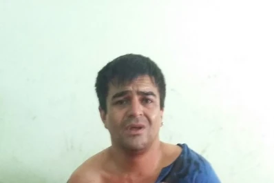 Escapaba de la policía y lo atraparon dos dogos