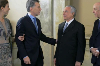 Michel Temer llegó al país y se reúne con Mauricio Macri en Olivos
