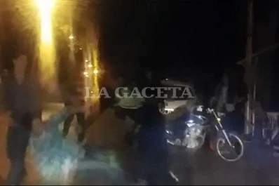 Video: dos policías fueron golpeados en un bar de Barrio Sur