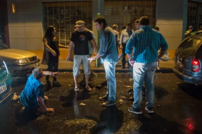 “El hombre venía alcoholizado y chocando a todo el mundo”