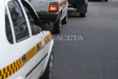 Se hicieron pasar por pasajeros y le robaron la recaudación a un taxista