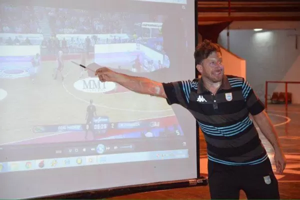 Más de medio centenar de entrenadores asistió a la Clínica 2016