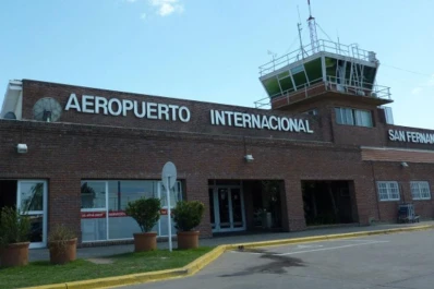 Allanan un aeropuerto y la Justicia ordena requisar un avión oficial de Tucumán