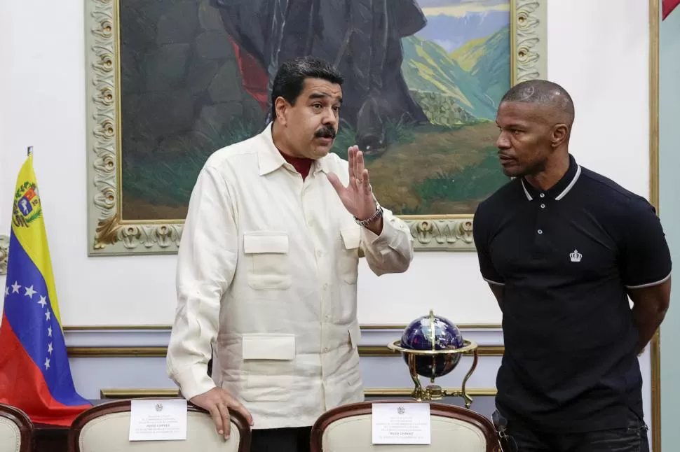 UNA VISITA A FAVOR. Maduro fue felicitado por el actor Jamie Foxx, por las políticas de su gobierno. reuters