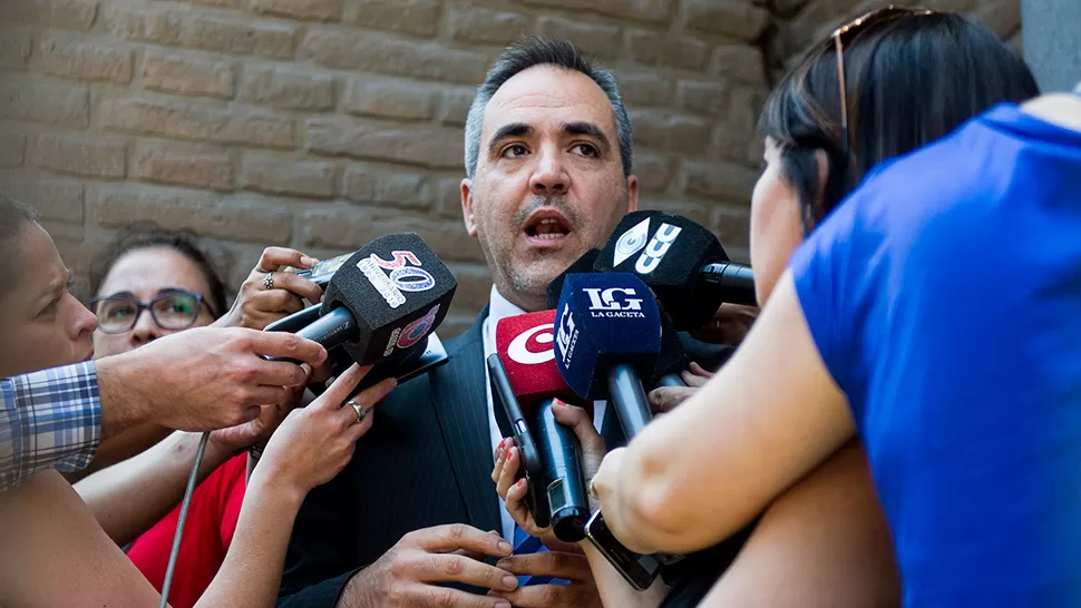 TRAS LAS PISTAS. El fiscal López Ávila impulsa la investigación. LA GACETA / FOTO DE JORGE OLMOS SGROSSO