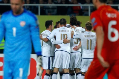 Italia y Españan ganaron y mandan en el grupo G