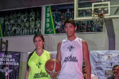 Nicolás Avellaneda presentó su plantel y la nueva indumentaria