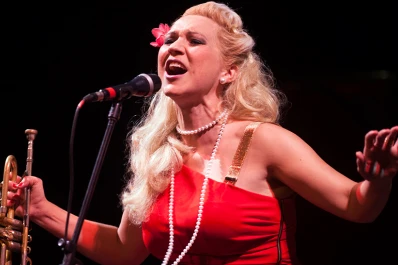 Video: Gunhild Carling le puso jazz a la noche del teatro San Martín