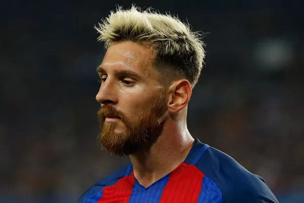 La explicación de por qué Messi camina en la cancha