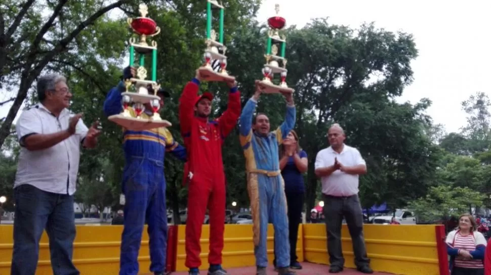 FELIZ. La emoción de la primera vez en el podio invadió al ganador en Bella Vista.  