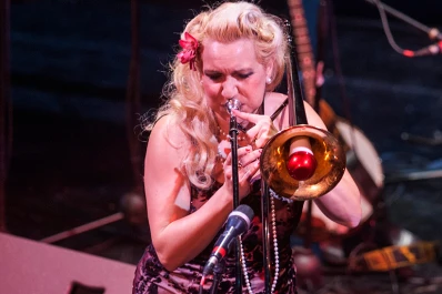 Gunhild Carling puso a bailar a los tucumanos con su hot jazz
