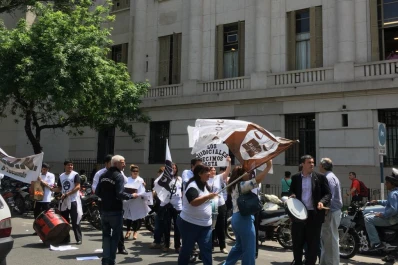 Dos reclamos alteran la rutina de Tribunales