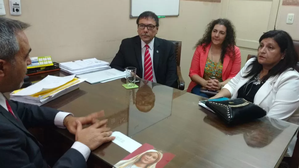 ENCUENTRO. La Comisión de DDHH mantuvo una reunión con López Ávila. FOTO TWITTER/@FerValdeztuc