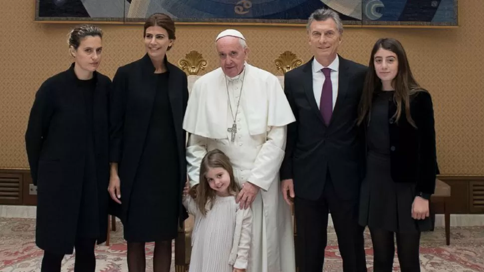 JUNTOS. Foto oficial de la Audiencia Privada entre el Papa y Macri. 