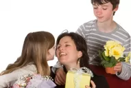 Día de la Madre: cayó la venta de electrónica y creció la de flores