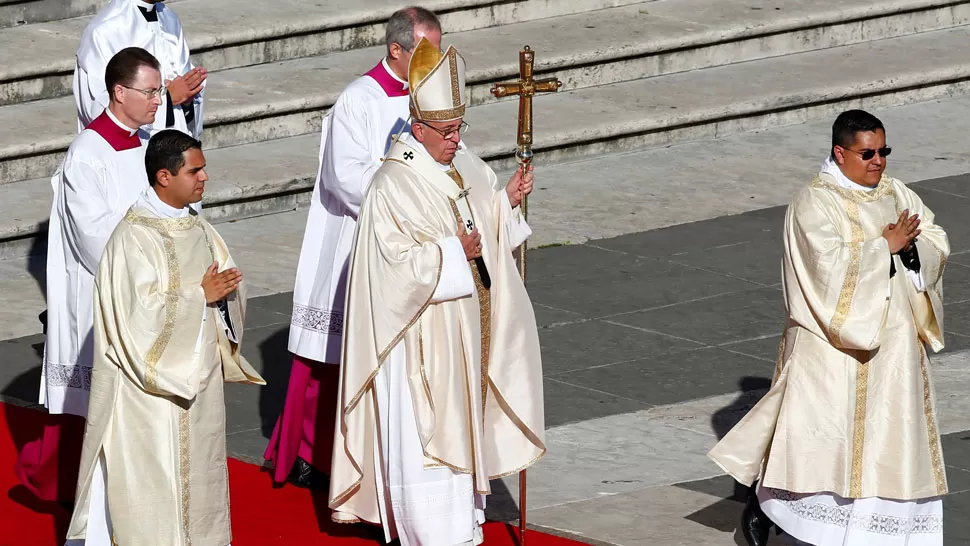 FRANCISCO. El Papa, durante la ceremonia de canonización. REUTERS