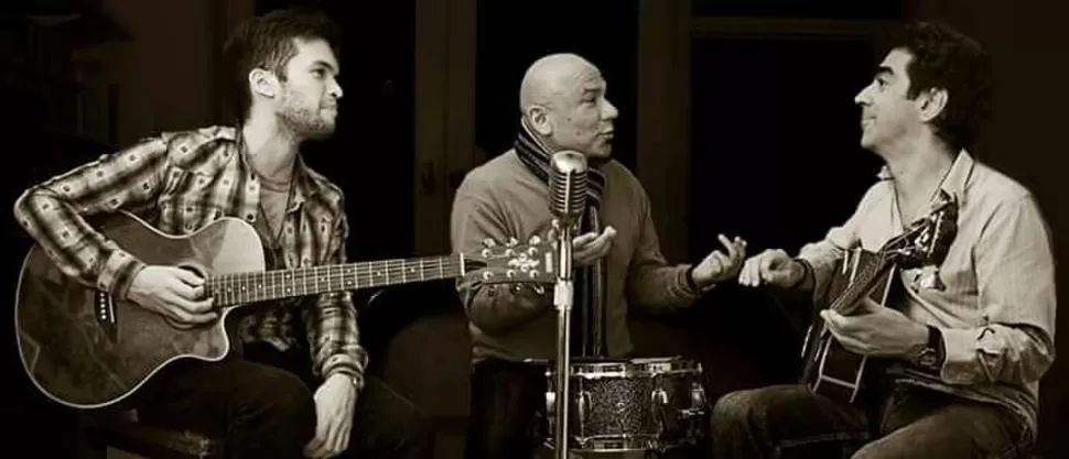 EL TRÍO ORIGINAL. De León, Rodríguez y Paz Posse, en plena toma de decisiones musicales.   