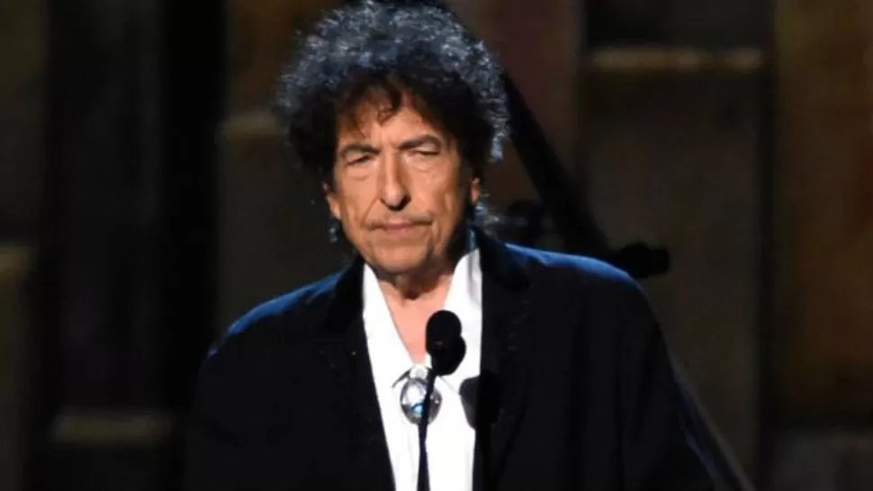Bob Dylan y el Nobel: Un desafío al concepto de literatura
