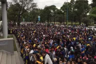 Los hinchas de Boca colmaron el aeropuerto y el hotel a la espera de los jugadores