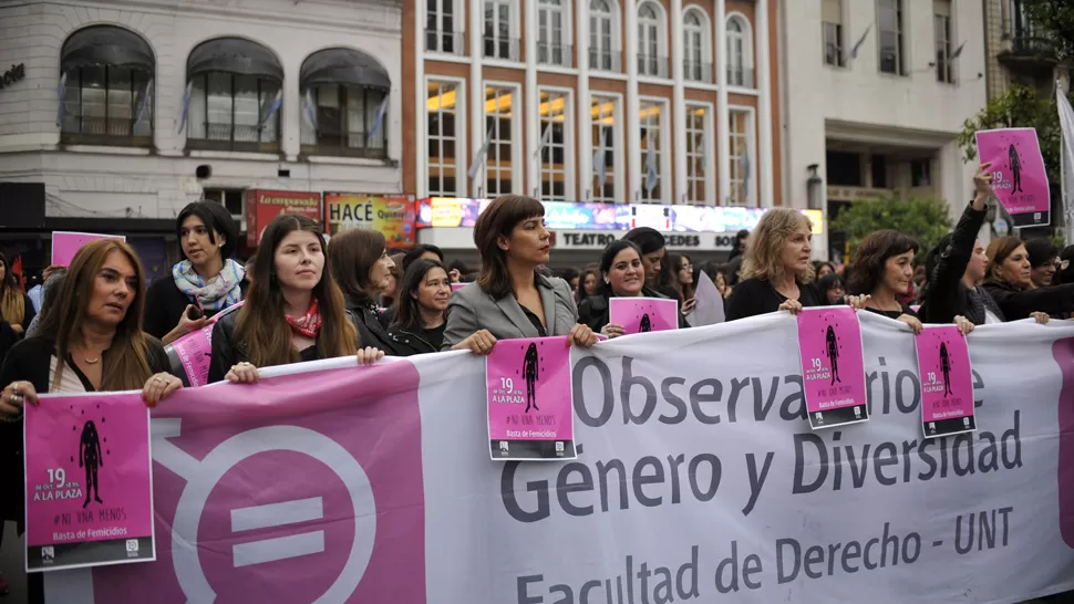 MARCHA. Una postal de la marcha que se realizó el miércoles pasado en Tucumán. ARCHIVO