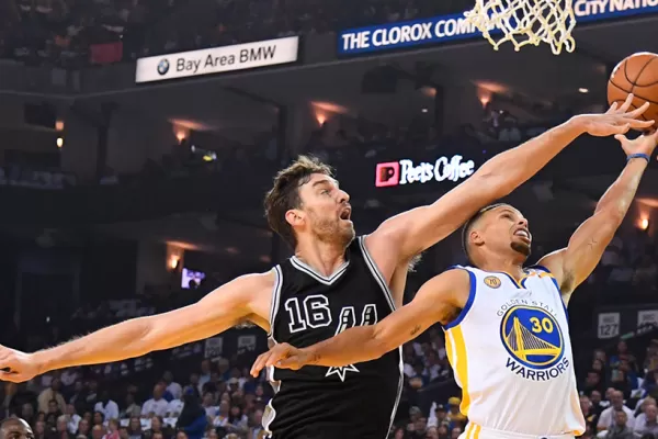 Video: Laprovittola debutó en San Antonio, que aplastó a Golden State en el inicio de la NBA