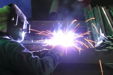 Alarma en las industrias metalúrgicas tucumanas: la producción cayó un 40%