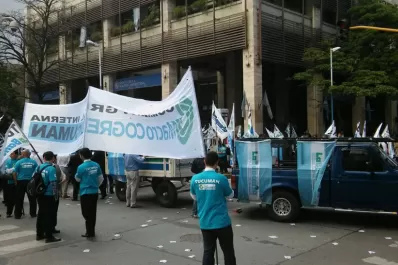 El centro es un caos: hoy no hay bancos y el sindicato corta calles